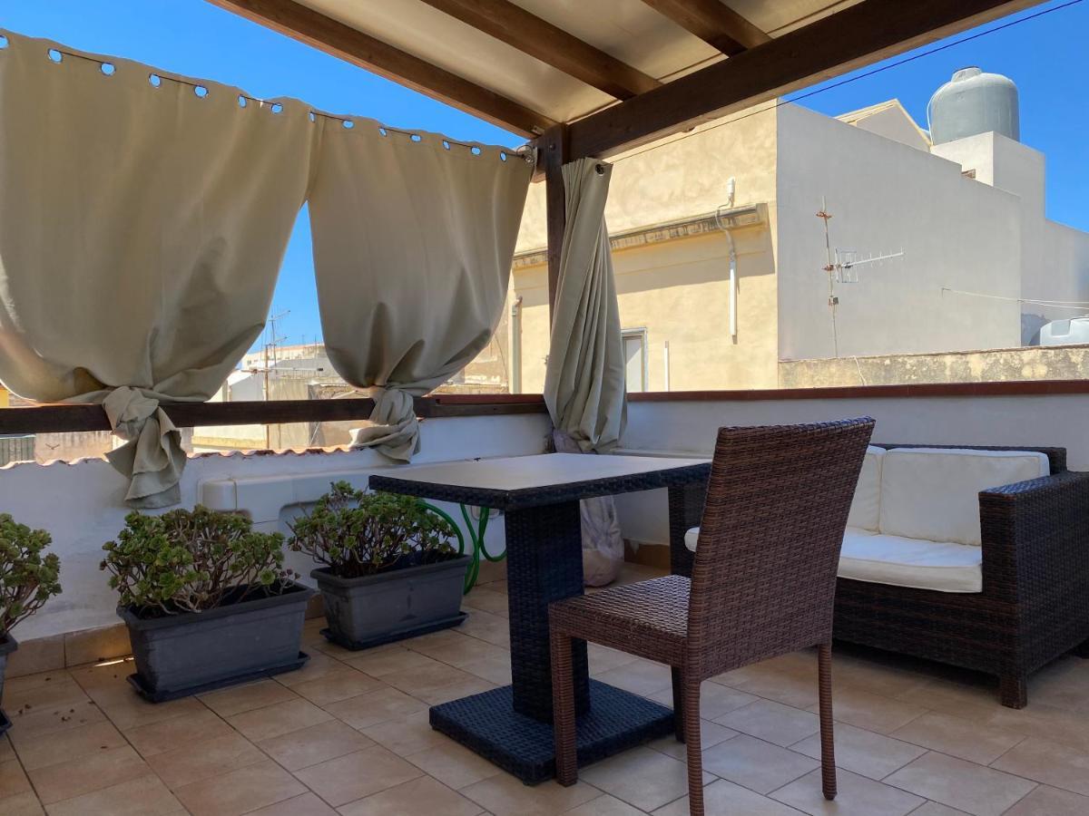 Apartamento Mansarda Con Terrazzo Trapani Exterior foto