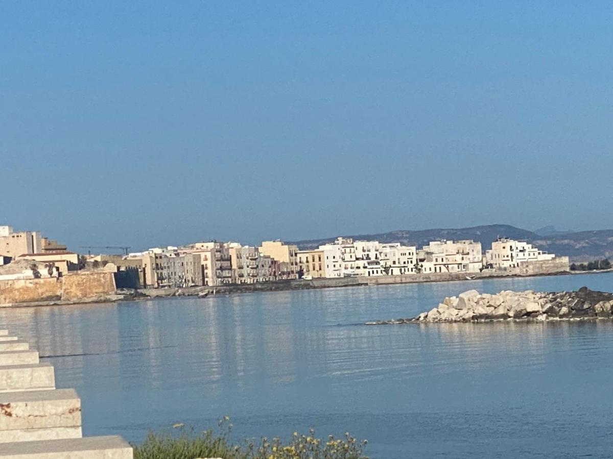 Apartamento Mansarda Con Terrazzo Trapani Exterior foto