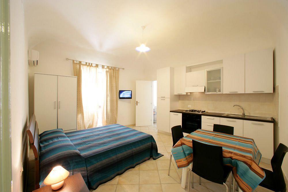 Apartamento Mansarda Con Terrazzo Trapani Exterior foto