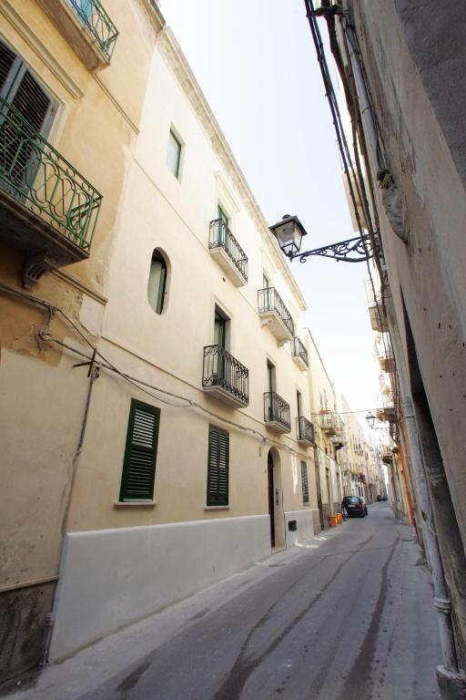Apartamento Mansarda Con Terrazzo Trapani Habitación foto