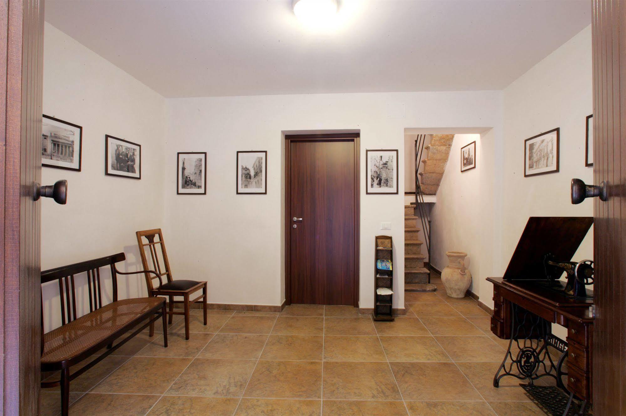 Apartamento Mansarda Con Terrazzo Trapani Exterior foto