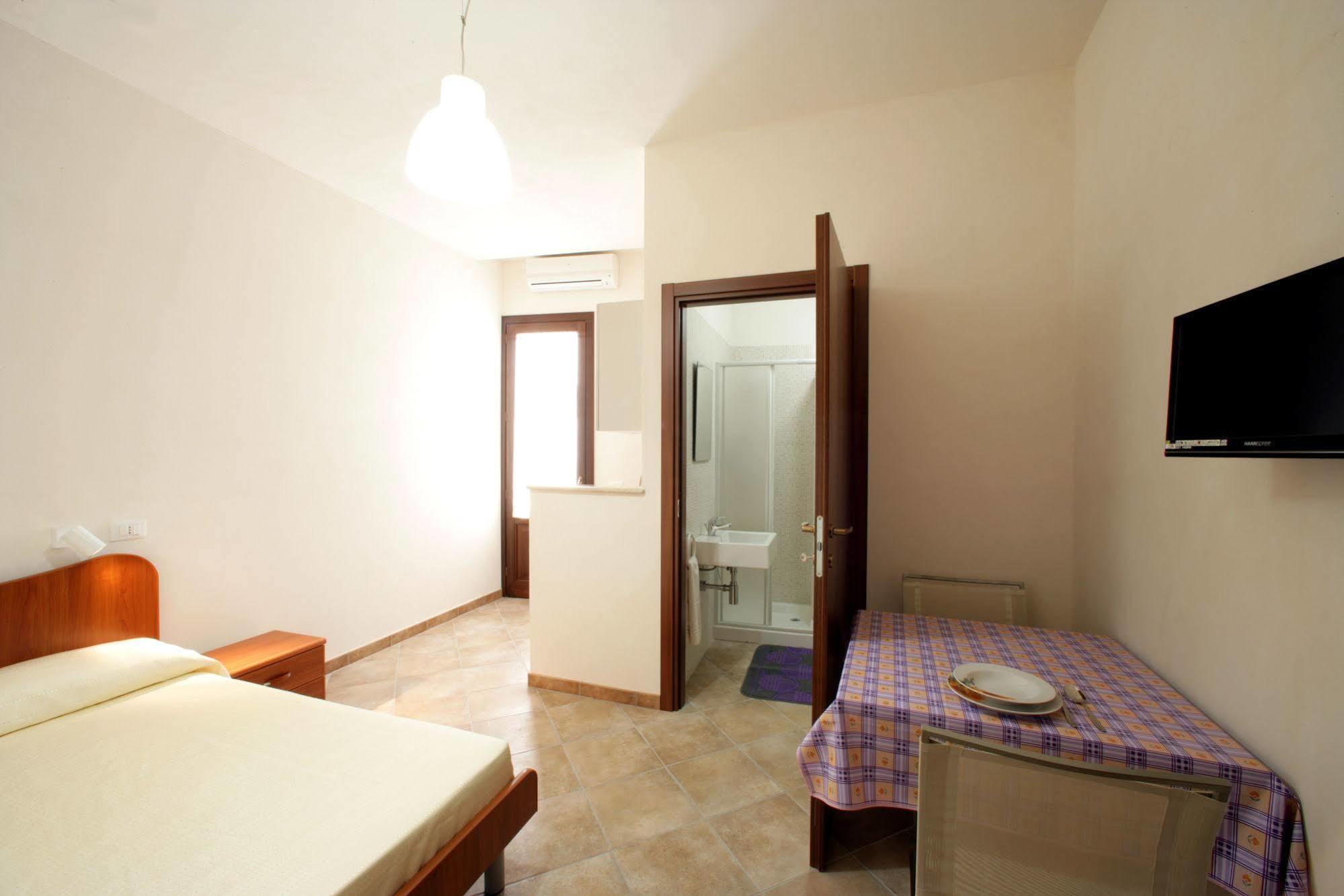 Apartamento Mansarda Con Terrazzo Trapani Exterior foto